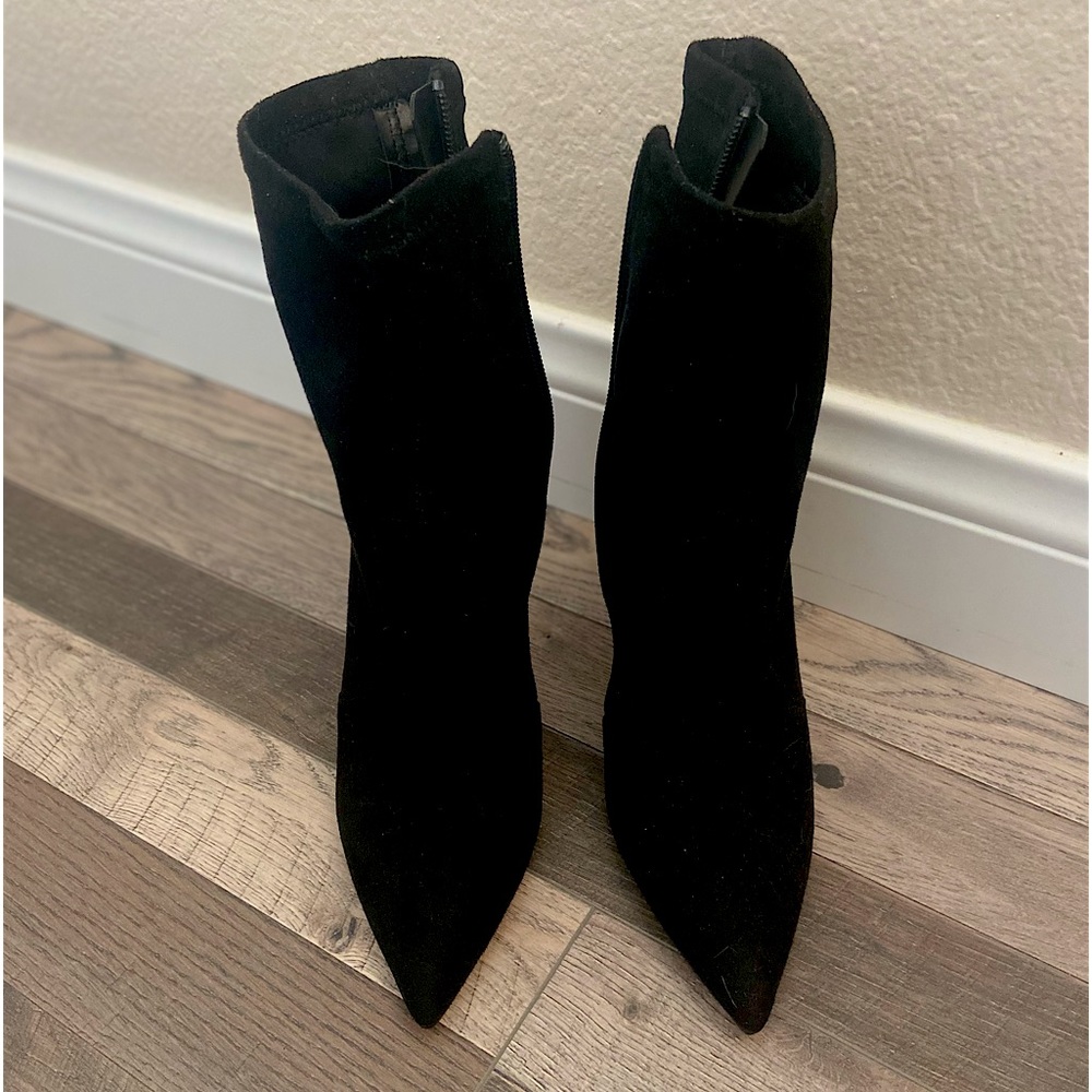 NWOT Express side zip bootie